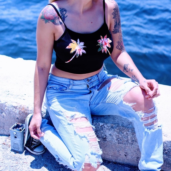 Tops - Palm tree printed crop top